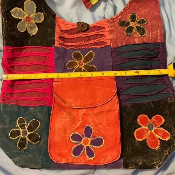 Frestyle Patchwork Floral Design Large Hobo Bag. - Picture 3 of 10